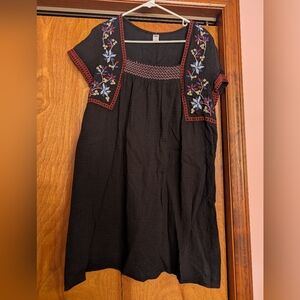 Old Navy Embroiderd Dress
